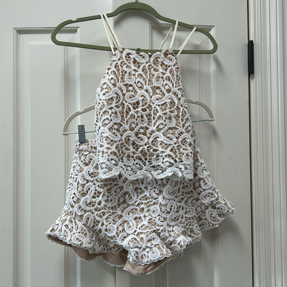 DO+BE size small two piece white lace set - Picture 4 of 10